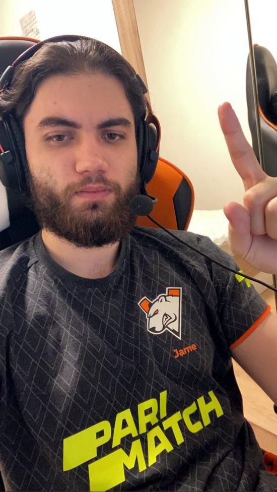 李宁杯羽毛球双打邀请赛在西安盛大开幕 徐晨畅谈羽球发展